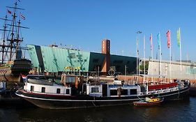 Hotelboot Zwaan